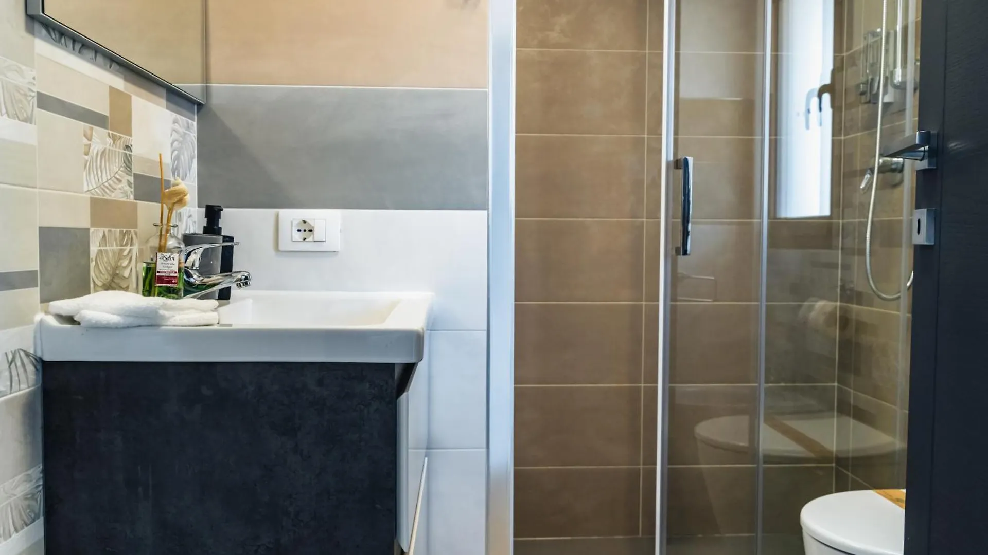 Guest house Il Porticciolo Hotel La Caletta Italy
